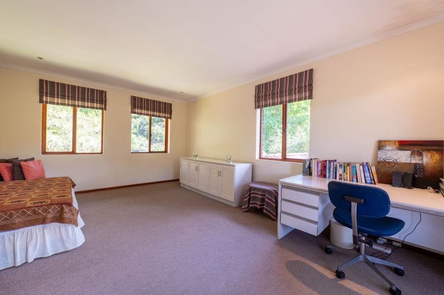 To Let 4 Bedroom Property for Rent in Brenton On Lake Western Cape